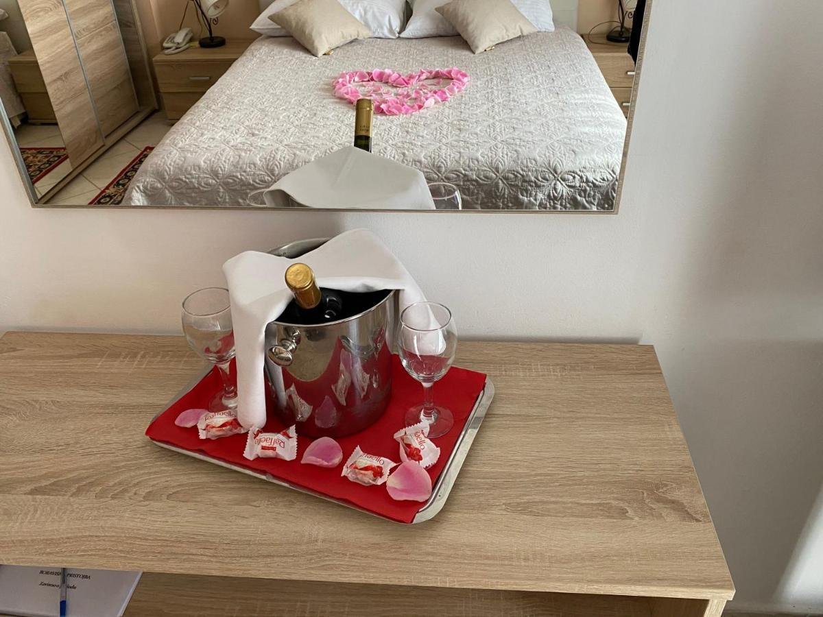 Hotel Aurora Pula Dış mekan fotoğraf
