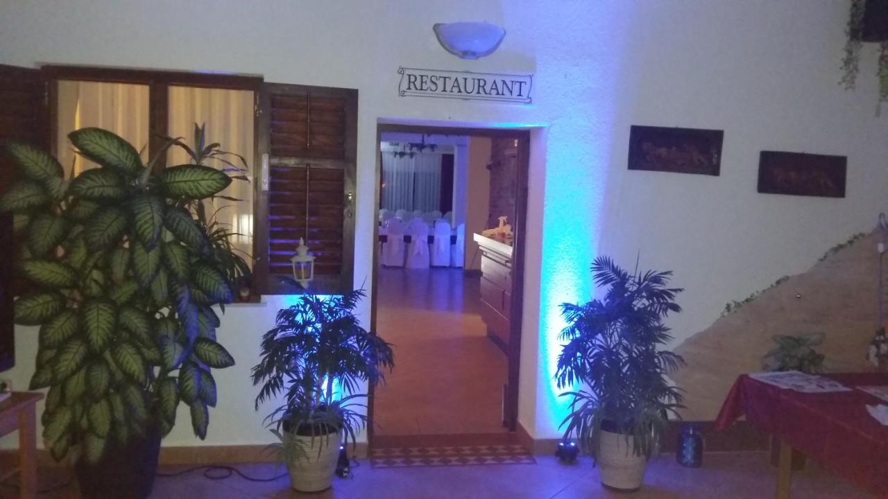 Hotel Aurora Pula Dış mekan fotoğraf
