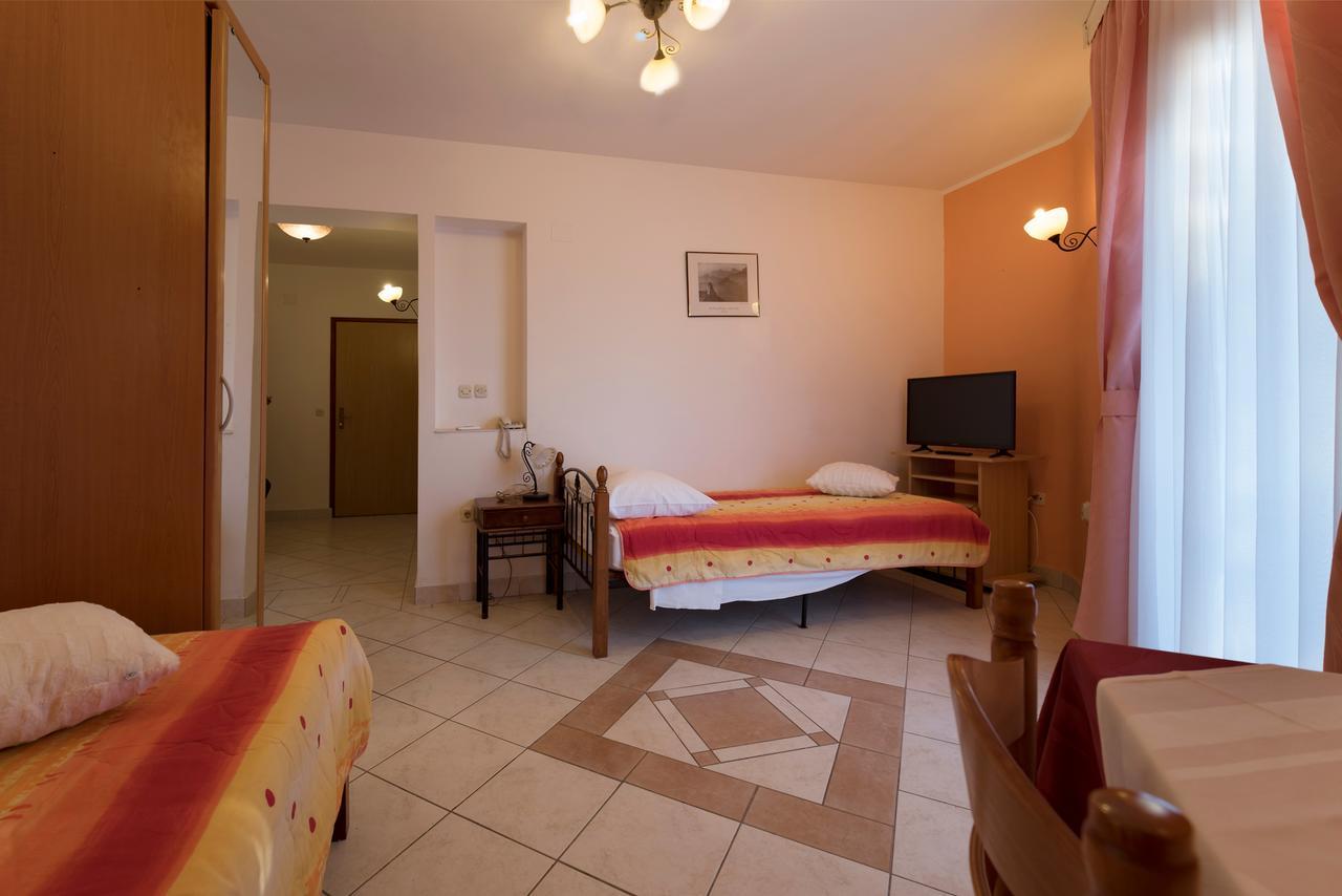 Hotel Aurora Pula Dış mekan fotoğraf