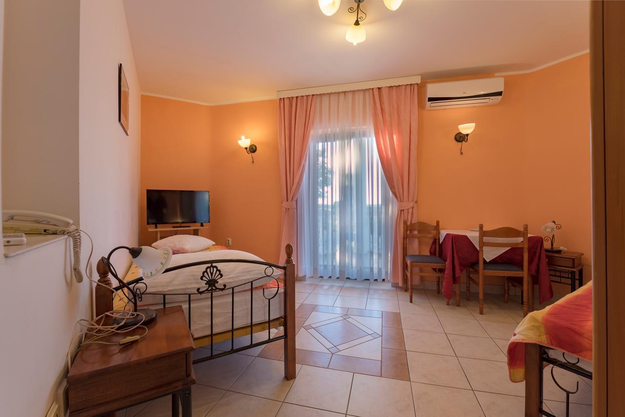 Hotel Aurora Pula Dış mekan fotoğraf